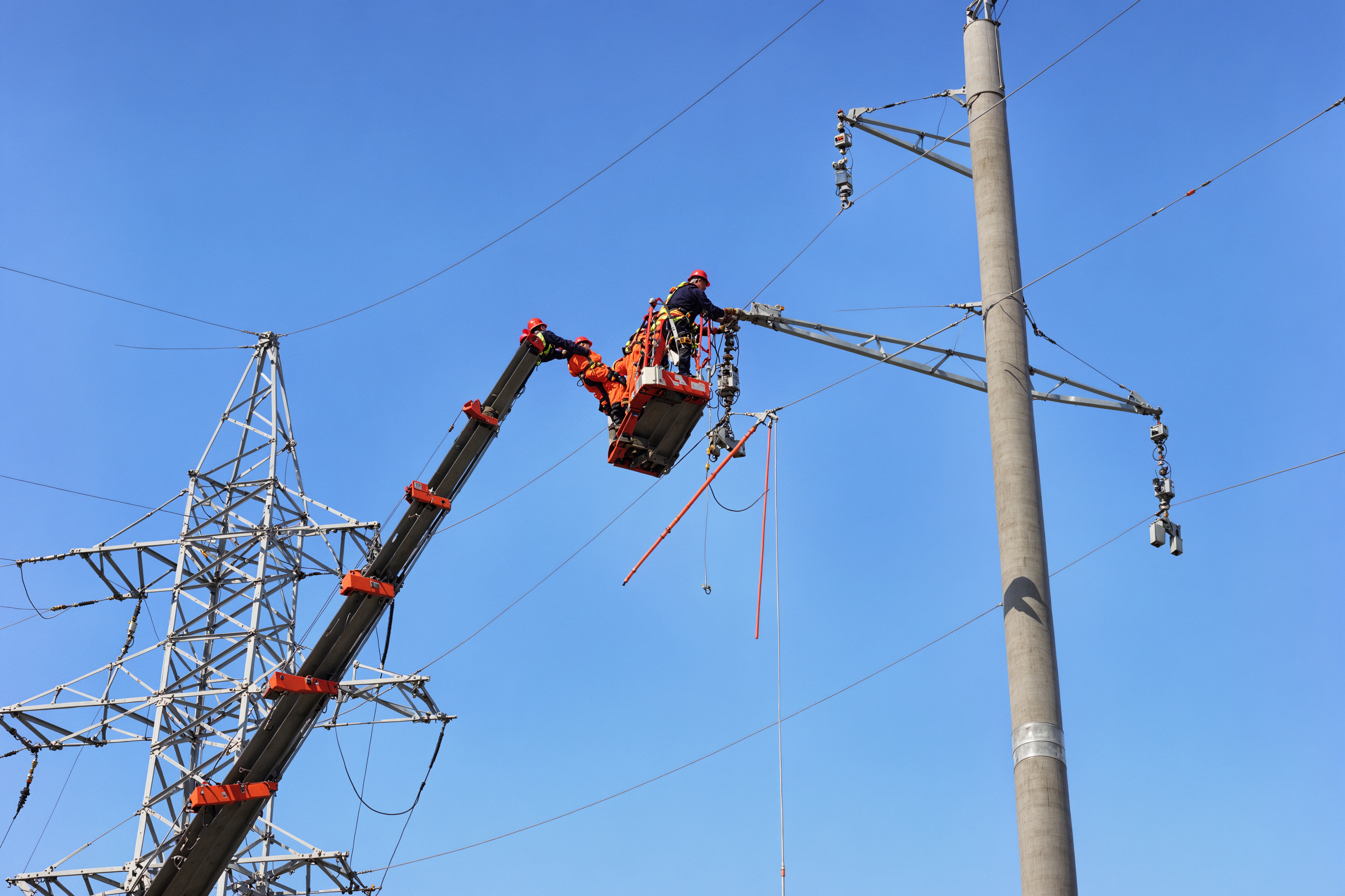 обслуживании ЛЭП
