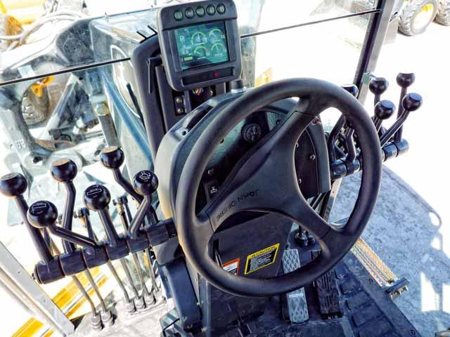 Автогрейдер John Deere 672G